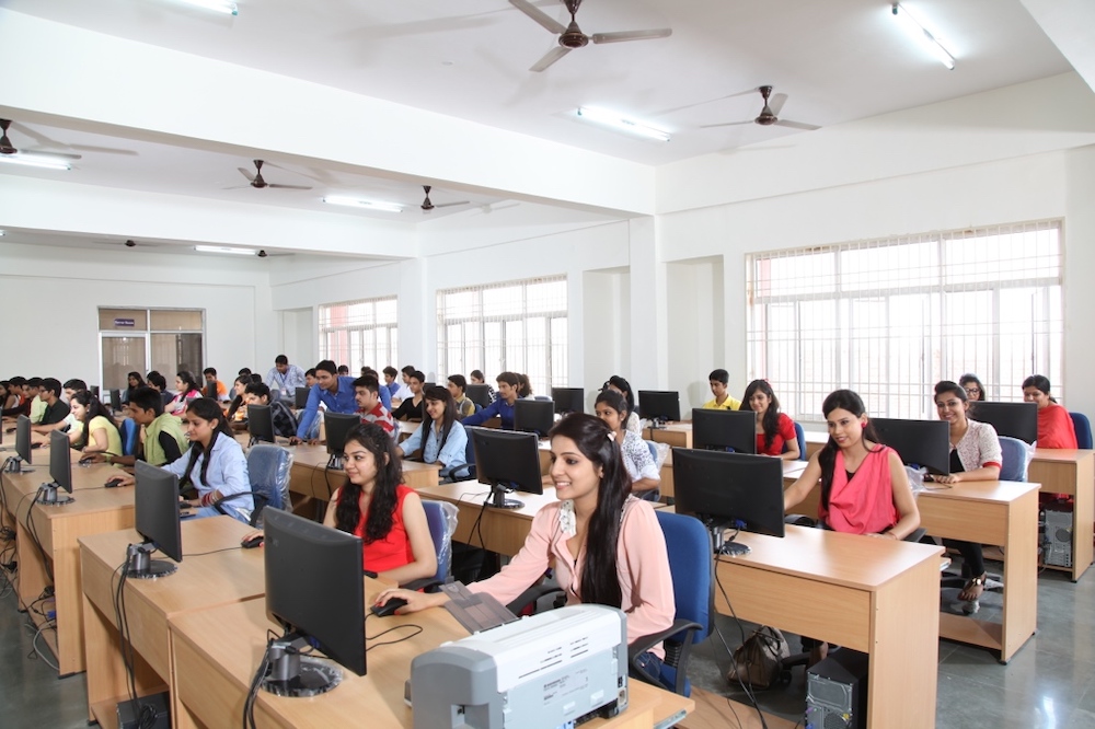 Best College for BBA Courses